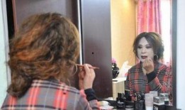 红大爷男扮女装视频无删减,一场跨越性别的时尚演绎